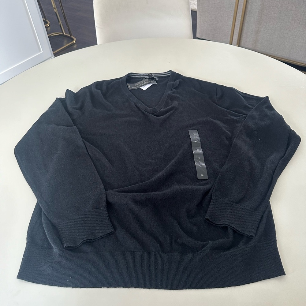 NWT Men’s V Neck Sweater XL Banana Republic
